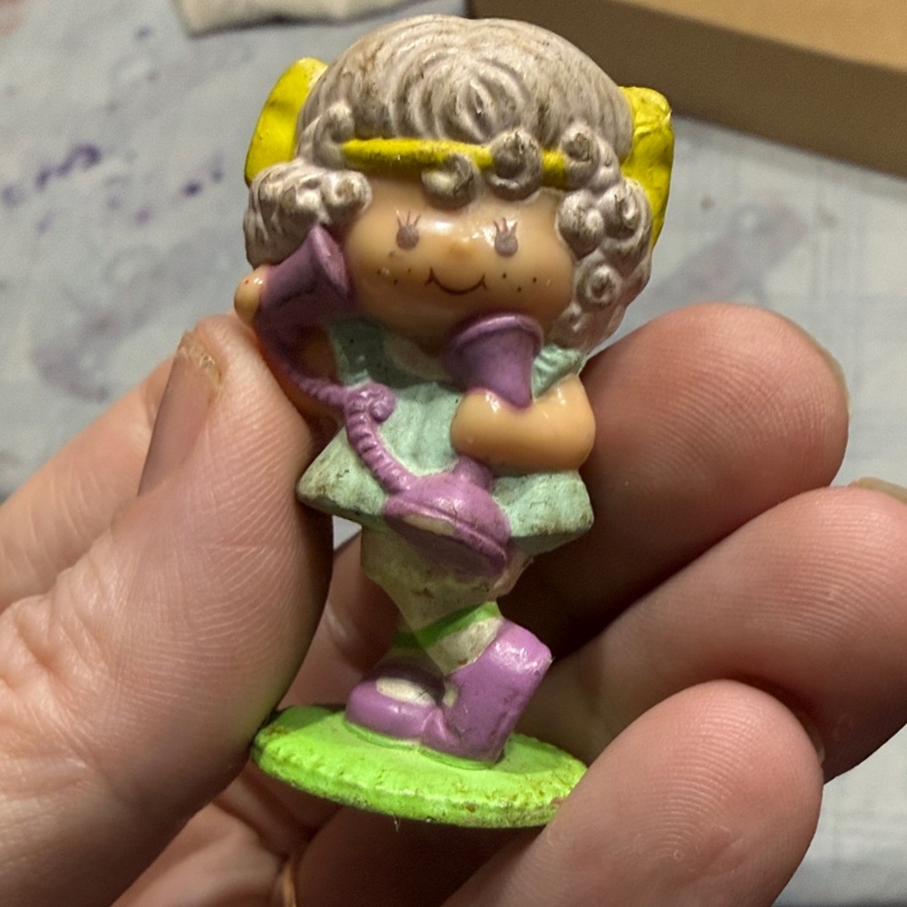 Vintage Strawberry Shortcake Almond Tea Figure 1980s Mini Doll Toy
